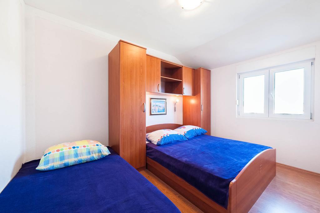 Apartments Maras 希贝尼克 外观 照片