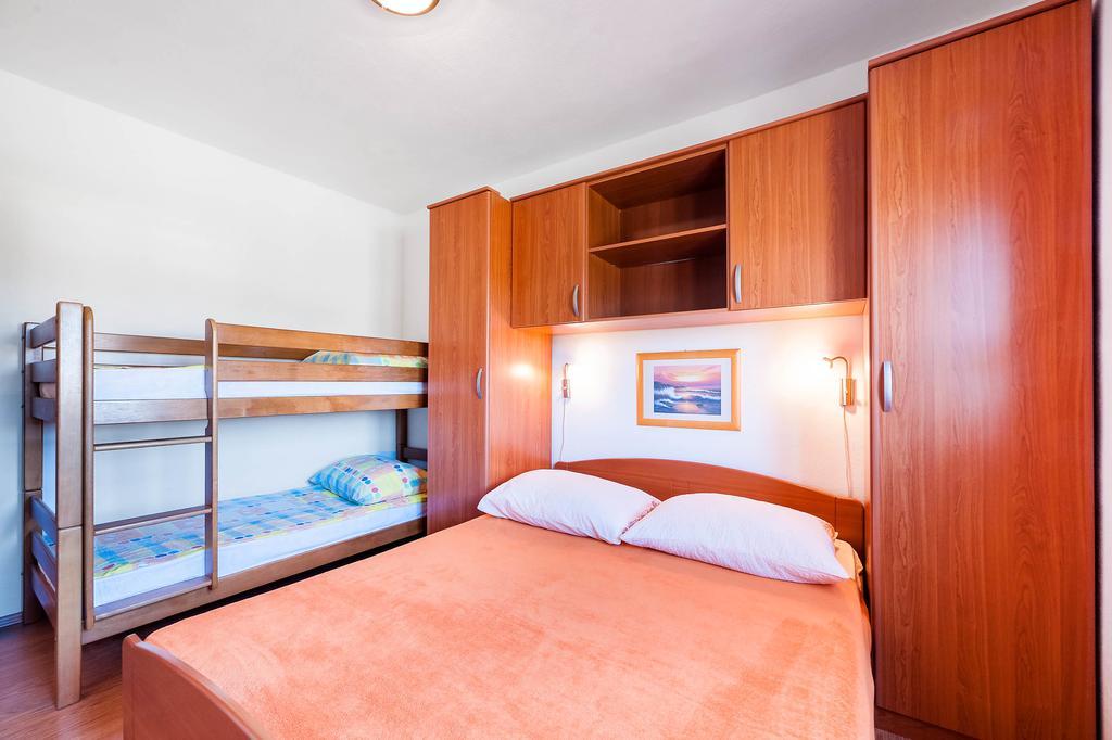 Apartments Maras 希贝尼克 外观 照片