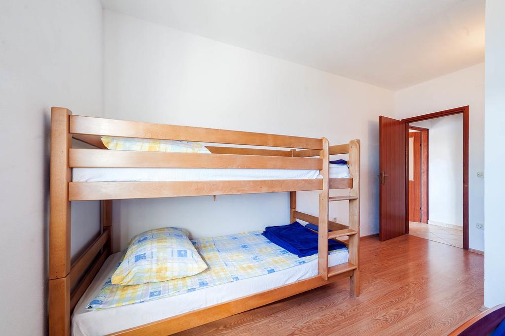 Apartments Maras 希贝尼克 外观 照片