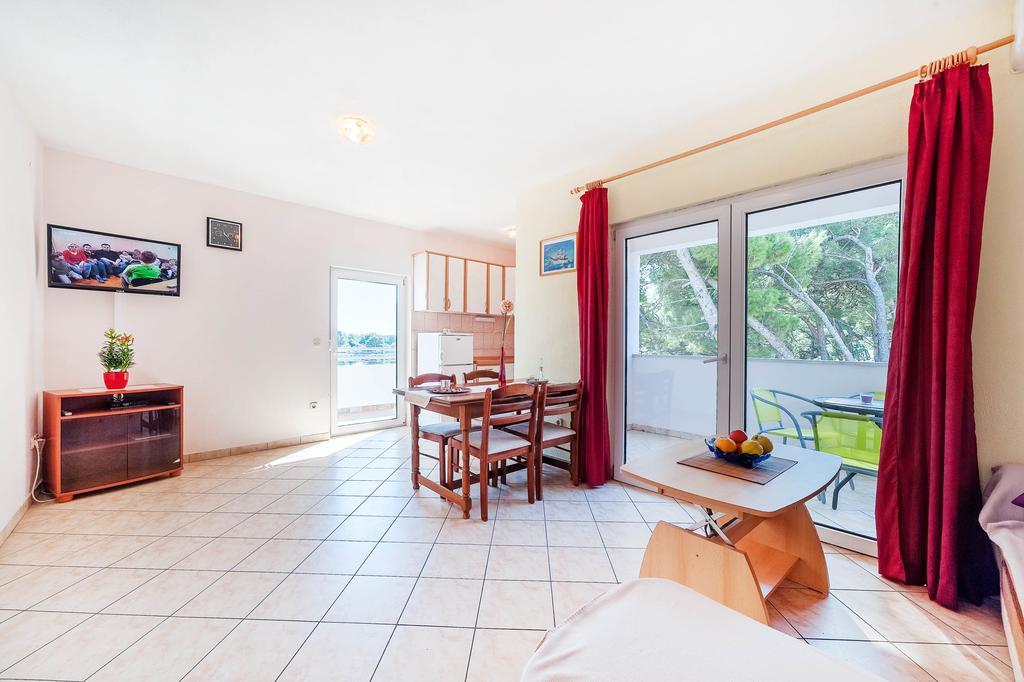 Apartments Maras 希贝尼克 外观 照片