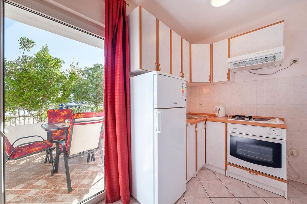 Apartments Maras 希贝尼克 外观 照片
